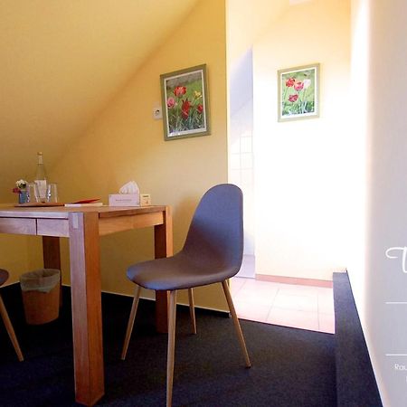 Triskele Haus - Ökologisches Seminar- und Gästehaus Neustrelitz Zimmer foto